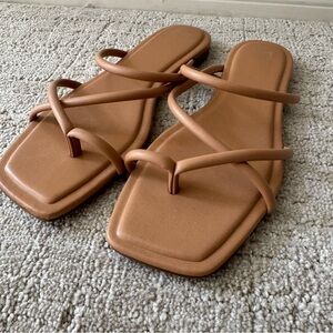 Marc Fisher Fiada Flat Sandal Nude Size 10